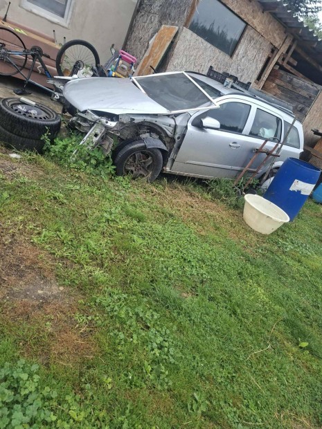 Opel h astra bontdik