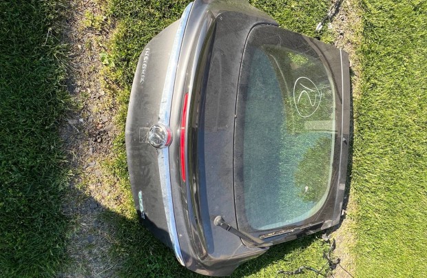 Opel insignia csomagtérajtó