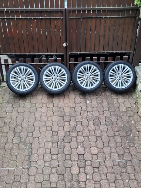 Opel insignia gyari alufelni 4evszakos gumikkal