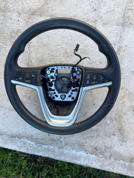 Opel insignia kormány kerek