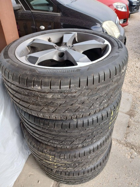 Opel insignia reds by momo alufelni R18 245/45R18 gumival csavarokkal