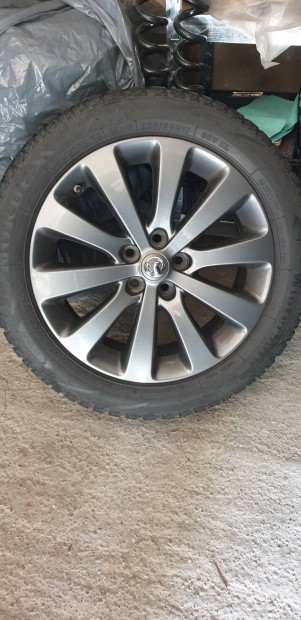 Opel j astra felni gumival hibtlan