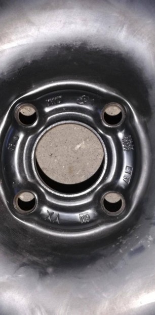 Opel lemezfelni, nyári gumival