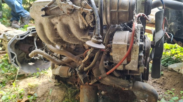 Opel rekord 1.8i motor vltval