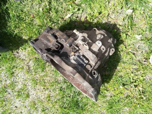 Opel vectra b2 v�lt� elad�