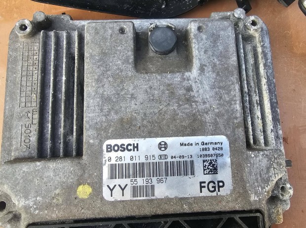 Opel vectra c 1.9 cdti Motorvezérlő komputer 25000
