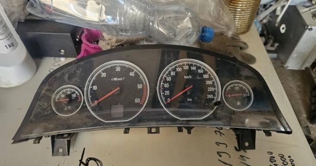 Opel vectra c 1.9 cdti kilométer ora 10000