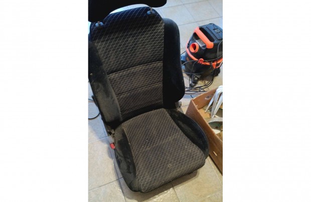 Opel vezet� �l�s