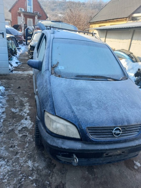 Opel zafira  A  1.6  bontott alkatr�szei 