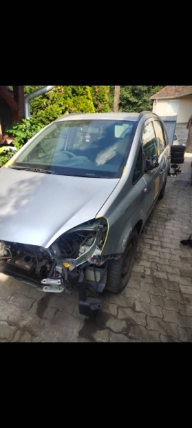 Opel zafira b 1.9 cdti minden alkatrésze