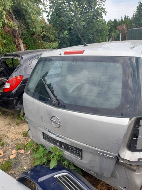 Opel zafira b csomagtér ajtó z157