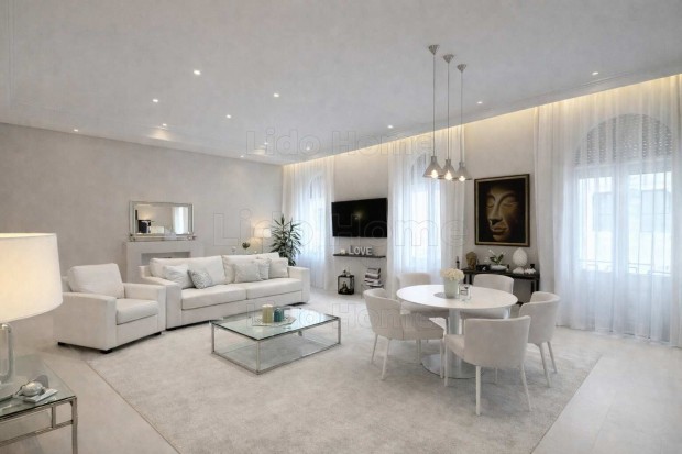 Oper�n�l luxus design lak�s  4 szoba, 3 f�rd�, erk�ly, 1 k�l�n