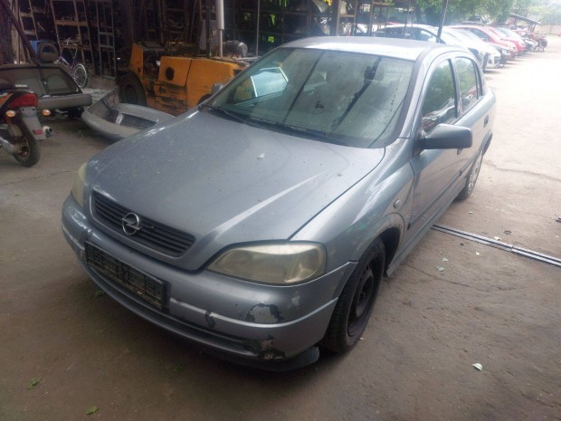 Oprl G Astra karosszéria elemei Z163
