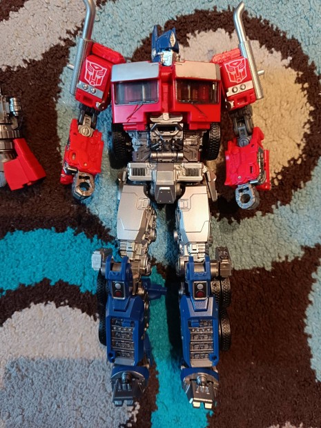 Optimus Fvezr Transformers hibtlan llapot tolakul robot figura