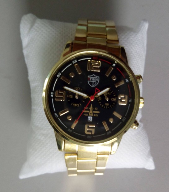 Óra férfiaknak! Új! Pontosan működik. Dobozával. Strapára. Tok: 42mm