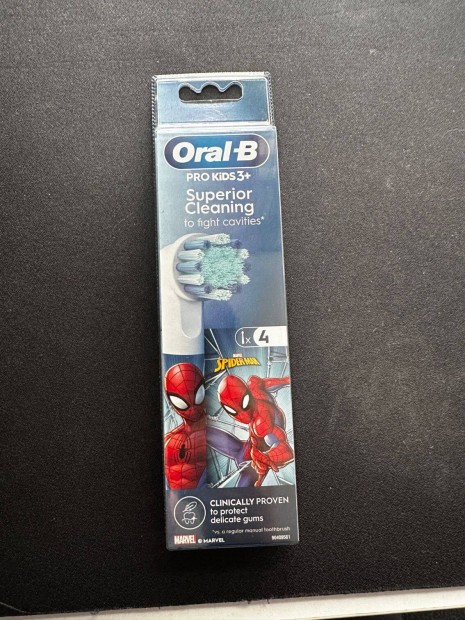 Oral-B Pro kids fogkefe ptfej, Pkember 4db