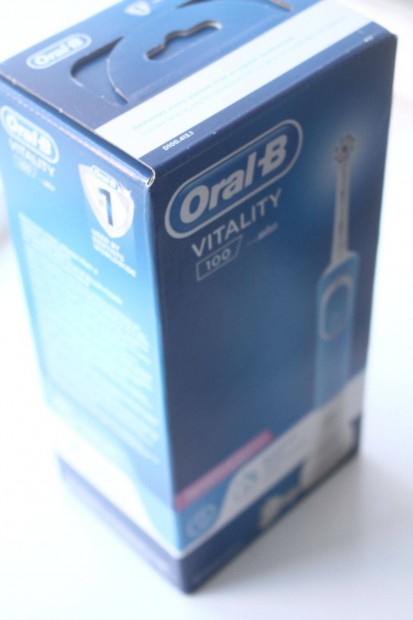 Oral-B Vitaliti 100 - elektromos fogkefe