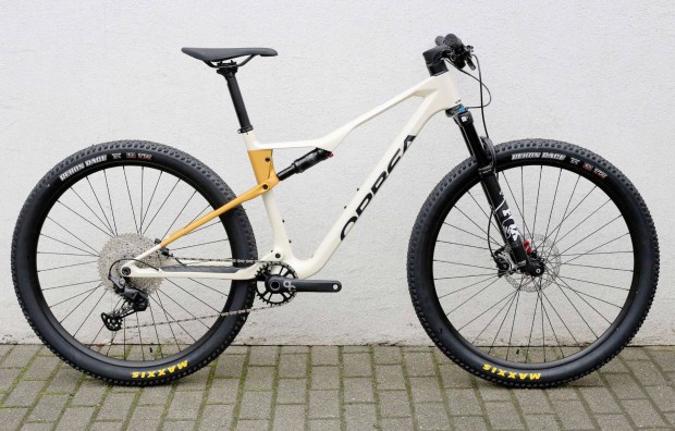 Orbea Oiz M30 29" Carbon Fully MTB kerkpr, bemutat darab (L)