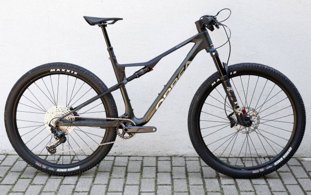 Orbea Oiz M30 29" Carbon Fully MTB kerkpr, bemutat darab (M)