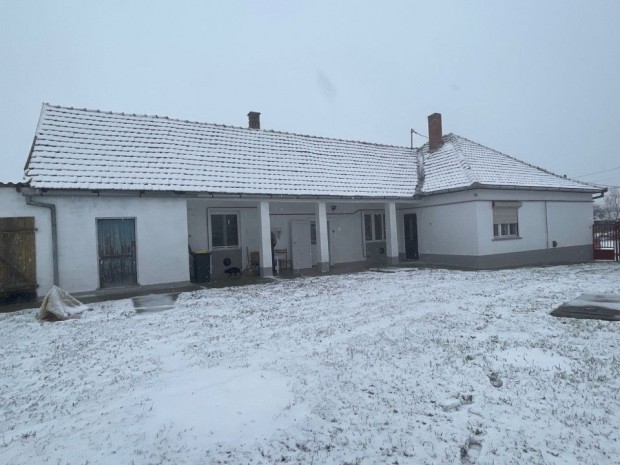 �regcsert�n j� �llapot� komfortos csal�di h�z elad�!