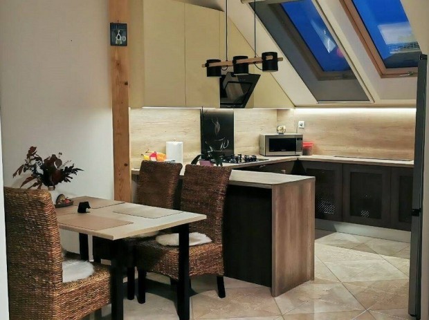 �reghegyen 1.Emeleti, Nappali+3 Szob�s Lak�s Elad�