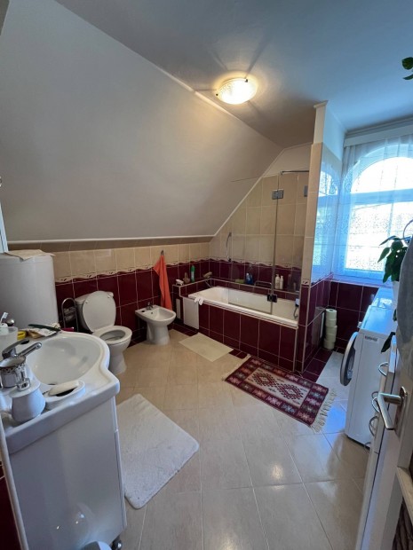 Orf� - Csal�di h�z