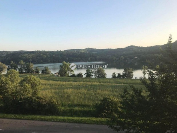 Orf�i elad� 4964 nm-es telek