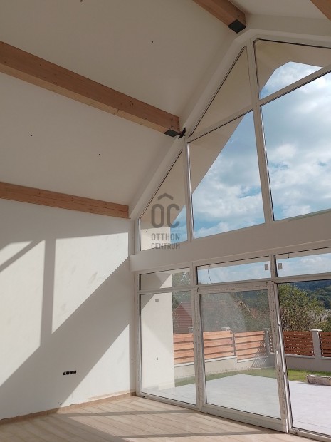 Orf�n �j �p�t�s�, 1 szintes iker csal�di h�z