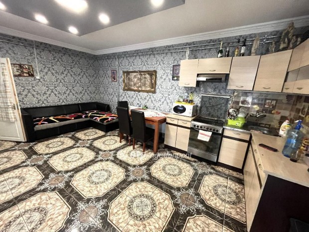 �rhalomi 106 nm-es h�z elad�