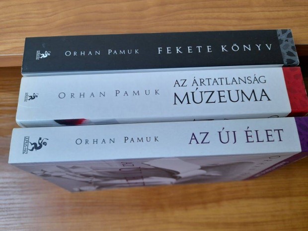 Orhan Pamuk Nobel-djas r 3 mve csomagban elad