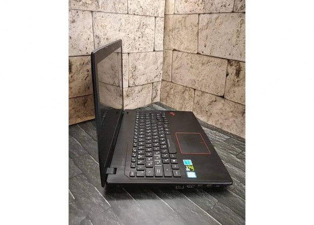 Óriás Asus rog laptop eladó Ryzen 5 1600 6 mag/12 szál