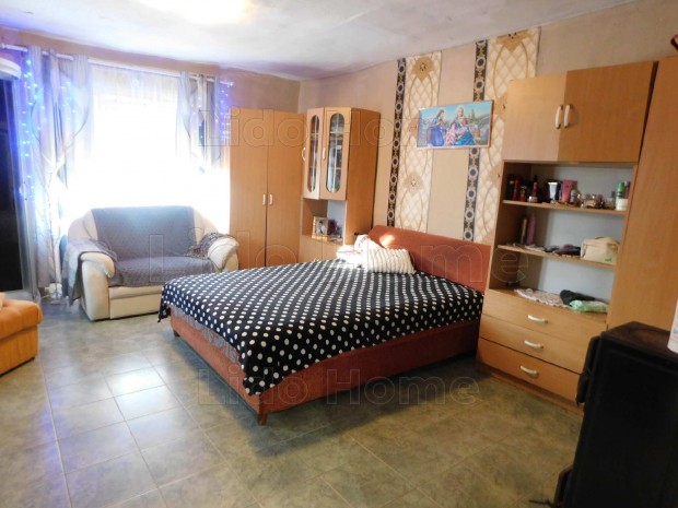 �ri�si lehet�s�g NAKON! 1300 m telek + fel�j�tand� h�z kedvez� �ron!