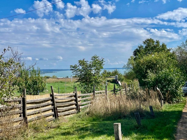 �r�k panor�m�s ingatlan+telek - Balatonalm�di