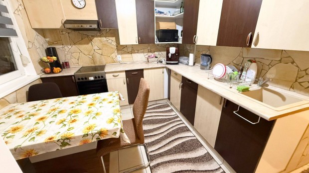 �r�k�sf�ld�n 65 nm-es, 3 szob�s fel�j�tott lak�s elad�