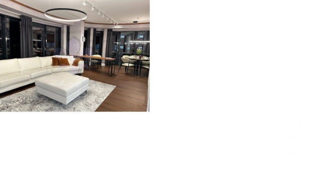 �r�kpanor�m�s luxus lak�s kiad� az Egyetem k�zel�ben (Egyetem sug�r�t)