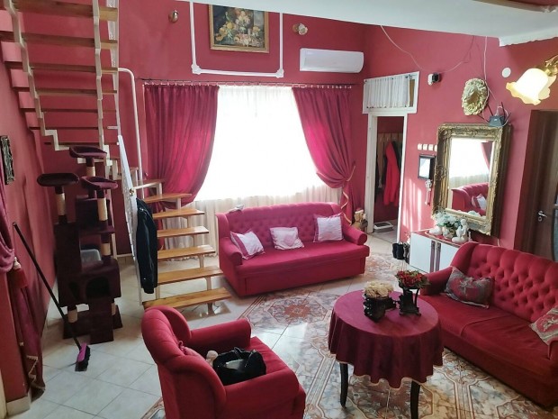 Oros f�utc�j�n, 172 m-es, nappali + 4 szob�val v�r r�d egy csal�di h�