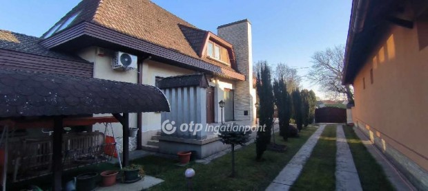 Orosh�zai 221 nm-es h�z elad�