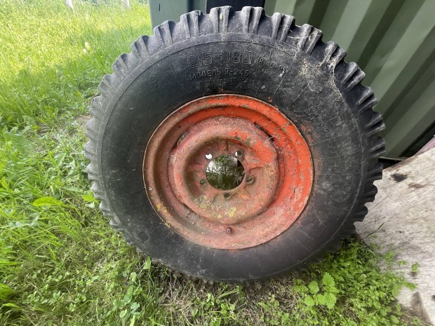 Orosz UAZ GAZ felni s gumi