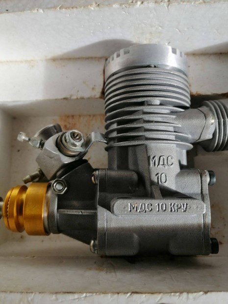 Orosz modell motor, rez csvel 10cm3 j