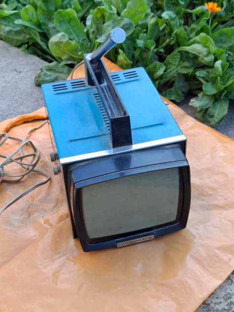 Orosz retro kistv elad
