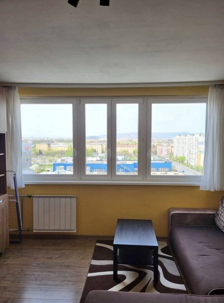 �rs vezer teri lak�s, tulajdonost�l kiad�