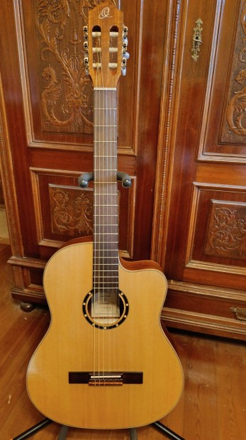 Ortega RCE125SN elektromos klasszikus gitár