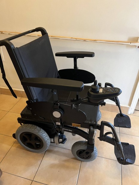 Ortopedia Allround 900C elektromos meghajt�s� utcai kerekessz�k 