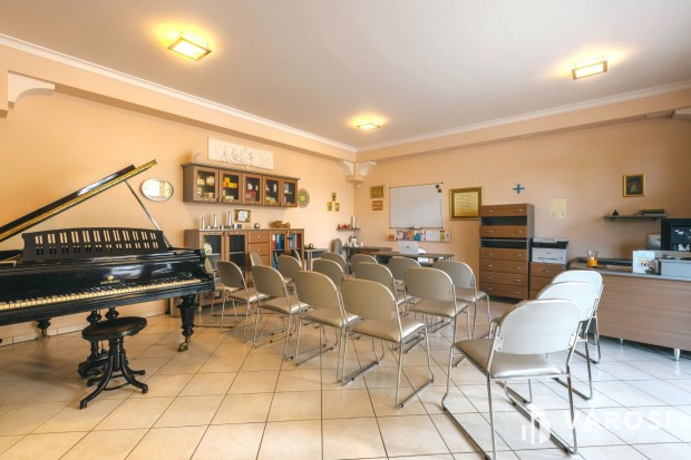 Orvosi komplexumnak is kiv�l� ingatlan elad� a belv�rosban