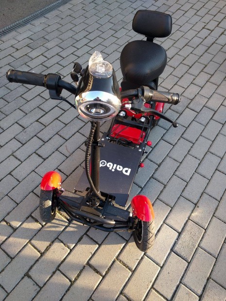 sszecsukhat 4 kerek elektromos robog
