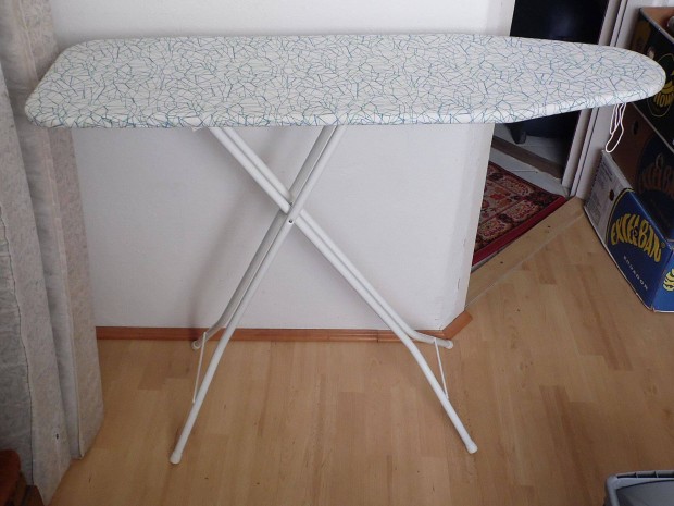 Összecsukható Ikea vasalóállvány