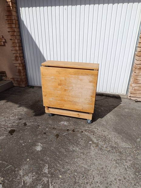 Összecsukható asztal nyaralókba , apartmanokba eladó
