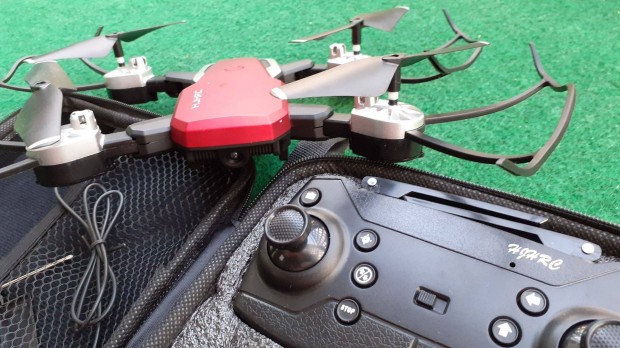 Összecsukható drón + hordozó tok táv töltő 2 akku Fox MPL is