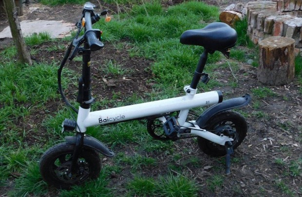Összecsukható elektromos kerékpár