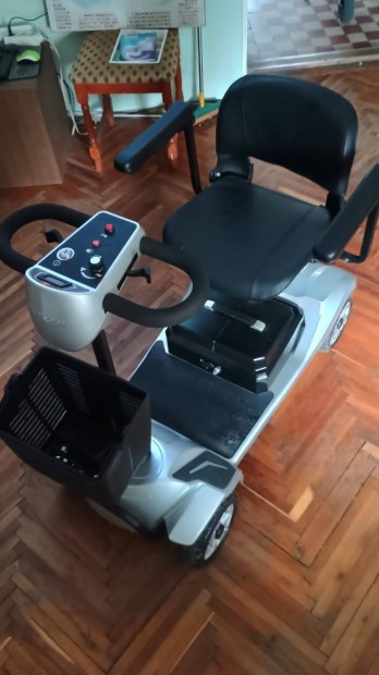 Összecsukható elektromos moped